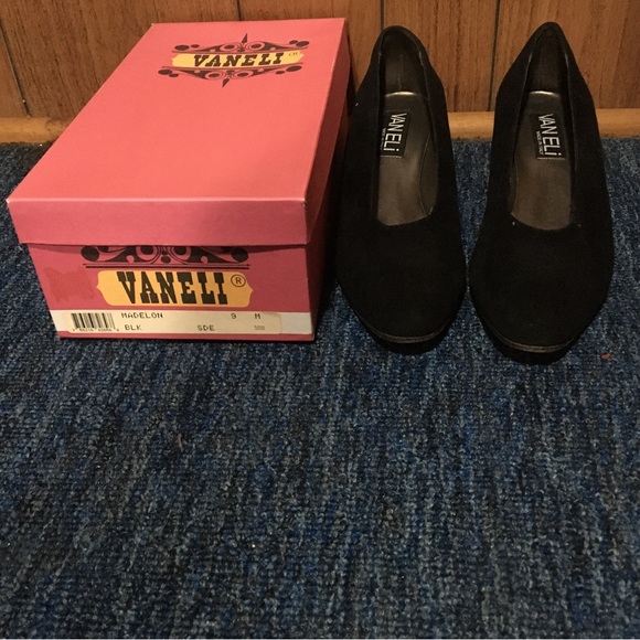 EUC Vintage Vaneli Made in Italy Madelon Suede Kitten Heel Pumps - Picture 7 of 7